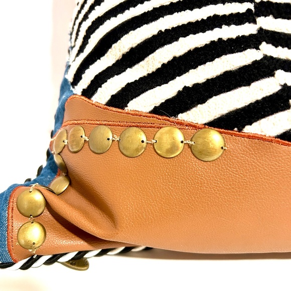 MacKenzie-Childs Pablo Picatsso Cat Throw Pillow - Picture 10 of 11